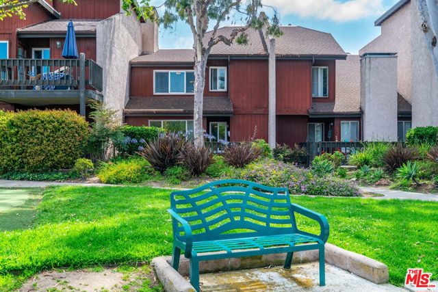 4939 Maytime Lane, Culver City CA: https://media.crmls.org/mediaz/ffacacd8-e298-4fc3-bf83-35b1b86d8240.jpg