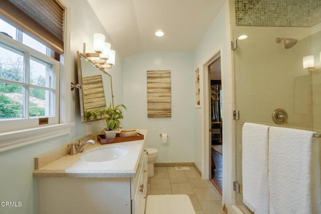 584 Rosemont Avenue, Pasadena CA: https://media.crmls.org/mediaz/ffad020a-8e94-47ea-9a67-e0a46950a533.jpg