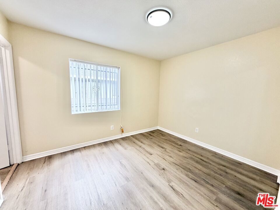 https://media.crmls.org/mediaz/ffad1377-fa39-4771-94b7-0694cc162a8f.jpg?preset=X-Large