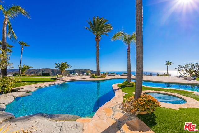 10502 Yellow Hill Road, Malibu CA: https://media.crmls.org/mediaz/ffaec48e-e583-4b79-b3d4-efdfcc980cd5.jpg