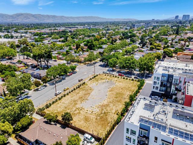1020 N 5th Street, San Jose CA: https://media.crmls.org/mediaz/ffaed5b2-25ed-420f-9a98-c1e917be36e2.jpg