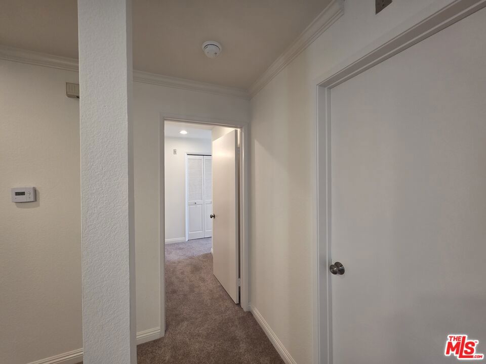 https://media.crmls.org/mediaz/ffaf29e0-8497-41c5-ab23-6c3f483be0ef.jpg?preset=X-Large