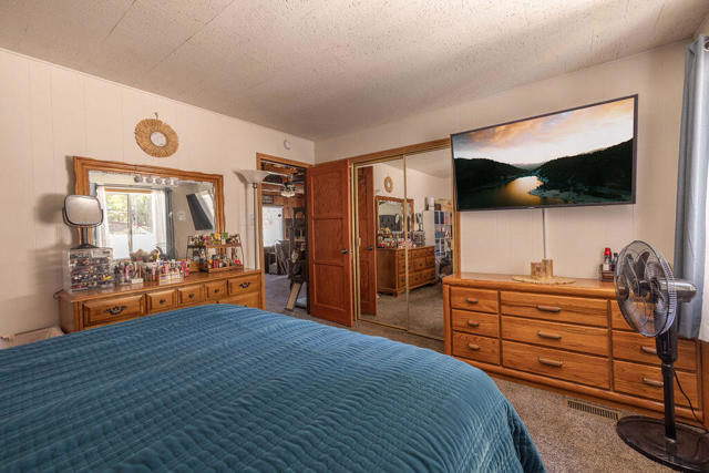 308 W Rainbow Boulevard, Big Bear CA: https://media.crmls.org/mediaz/ffaf5289-f653-4932-9639-d15c6d6eab52.jpg