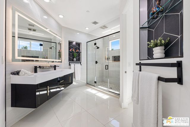 2461 N Junipero Avenue, Palm Springs, CA 92262