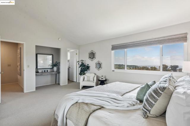 93 Thousand Oaks St, Oakland CA: https://media.crmls.org/mediaz/ffb0615c-a432-4a99-b00e-14d79598a0fb.jpg