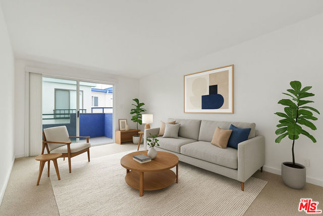 10982 ROEBLING Avenue, Los Angeles CA: https://media.crmls.org/mediaz/ffb0e5f8-be5f-4be3-bb45-0488c2709b86.jpg