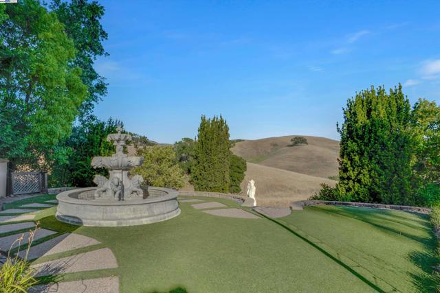 4478 Deer Ridge Road, Danville CA: https://media.crmls.org/mediaz/ffb1383e-fac3-4c5d-9cb3-3d75d44784a4.jpg