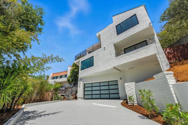 324 Clifton Avenue, San Carlos CA: https://media.crmls.org/mediaz/ffb218f0-13b6-4793-b42f-14c62cf86783.jpg