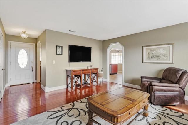 1204 Shore Road, Hollister CA: https://media.crmls.org/mediaz/ffb22856-3e26-427d-bd43-70edf6f88646.jpg