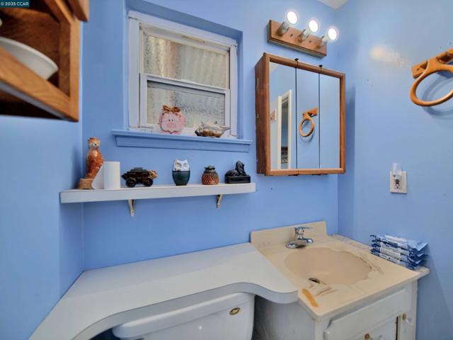 848 Linda Vista Street, San Jose CA: https://media.crmls.org/mediaz/ffb24c2c-2253-48f6-8c32-9c07698622cb.jpg