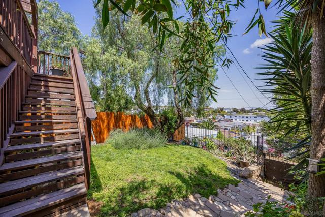 405 Langley St, San Diego CA: https://media.crmls.org/mediaz/ffb2ed0d-b440-4b0b-a51f-3d07e23f3c3f.jpg