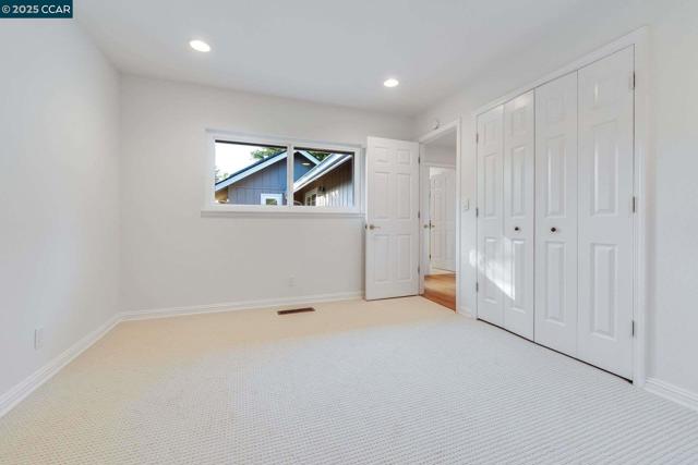 9 Irvine Drive, Moraga CA: https://media.crmls.org/mediaz/ffb3a7a5-af3f-48a3-9d72-d0989781c16c.jpg