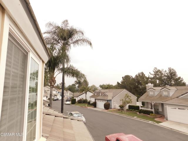 559 Stoney Peak Court, Simi Valley CA: https://media.crmls.org/mediaz/ffb3e2ff-ee3f-4977-ab14-485e5addafcb.jpg