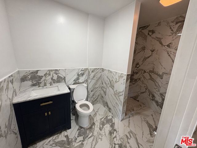 2320 W 25th Street, Los Angeles CA: https://media.crmls.org/mediaz/ffb4a1bd-0a06-4b3b-8a8a-3d663ddd381d.jpg