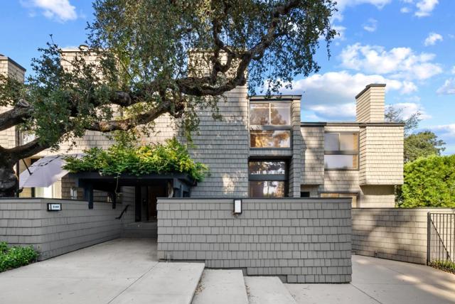 2146 Sand Hill Road, Menlo Park CA: https://media.crmls.org/mediaz/ffb5897e-c40a-44f9-8994-3a55dff3afe0.jpg