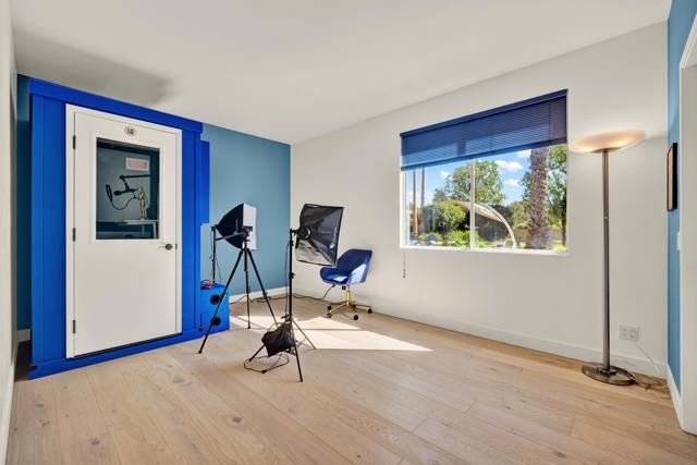 14265 Sandhill Rd, Poway CA: https://media.crmls.org/mediaz/ffb6bb9d-440c-4408-8afc-1c1749362442.jpg