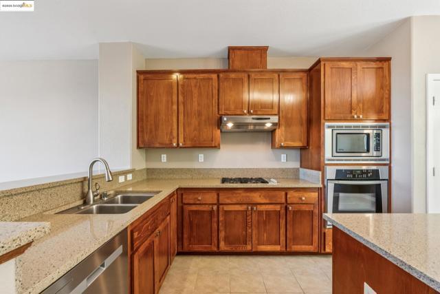 6443 Blue Rock Ct., Oakland CA: https://media.crmls.org/mediaz/ffb6bc6c-093f-4a62-8ebc-8aa42a63758f.jpg