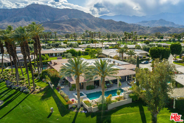 4 Trinity Court, Rancho Mirage CA: https://media.crmls.org/mediaz/ffb701cc-f728-4ac0-aa33-49ad232c09ba.jpg