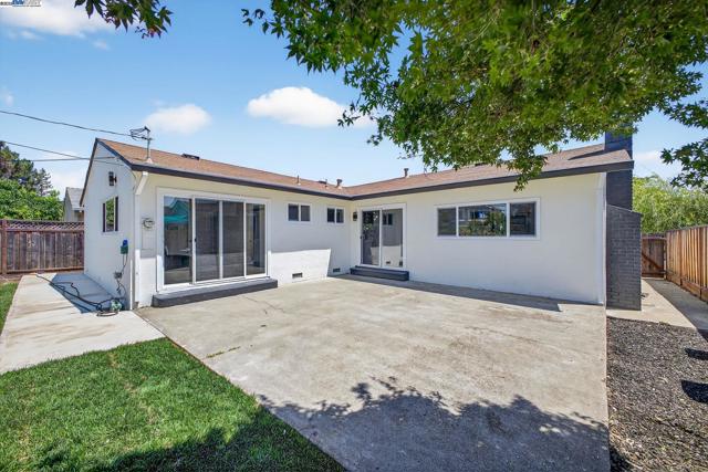 4403 Burke Way, Fremont CA: https://media.crmls.org/mediaz/ffb72ba9-034c-49d9-89e2-0f8423d39cad.jpg