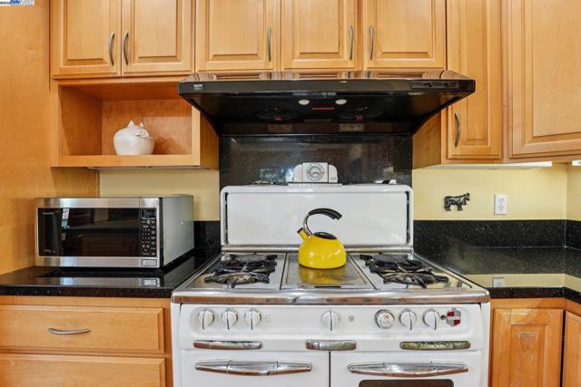37709 Arlene Court, Fremont CA: https://media.crmls.org/mediaz/ffb76581-6aa8-4dfd-8a71-2c740adc6aed.jpg