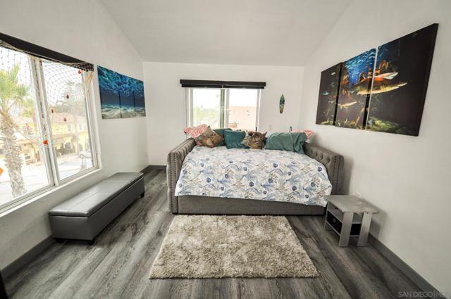 706 Ocean LN, Imperial Beach CA: https://media.crmls.org/mediaz/ffb765c3-ef8c-4c15-bbbc-c58cf137be34.jpg