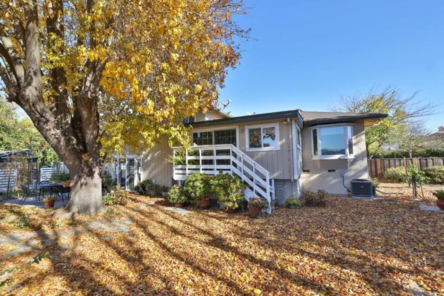 12155 Columbet Avenue, San Martin CA: https://media.crmls.org/mediaz/ffb788c7-5441-42b7-9705-865521b3c58a.jpg