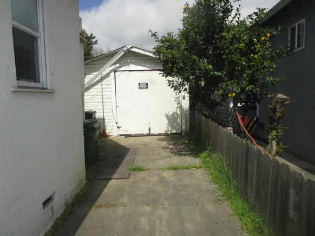 2625 High Street, Oakland CA: https://media.crmls.org/mediaz/ffb804d0-e952-4187-9f46-7bb075199a51.jpg