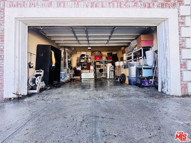 2225 N Cahuenga Boulevard, Los Angeles CA: https://media.crmls.org/mediaz/ffb8076d-f19e-4a57-842e-41012dab9561.jpg