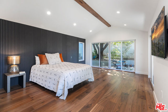 5433 Tampa Avenue, Tarzana CA: https://media.crmls.org/mediaz/ffb8906c-0e70-4315-9eef-007a601be588.jpg