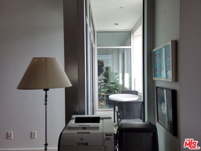 3810 Wilshire Boulevard, Los Angeles CA: https://media.crmls.org/mediaz/ffb907ca-ddb5-4362-aea5-0729071dfe59.jpg