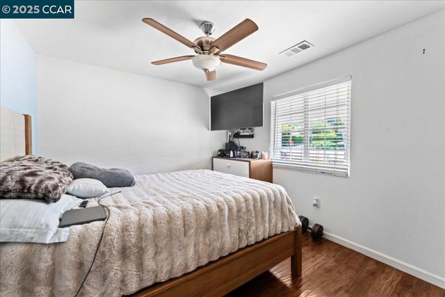 4825 San Pablo Dam Rd, El Sobrante CA: https://media.crmls.org/mediaz/ffb96494-1b15-44f6-a4fa-df3a032cb5ba.jpg