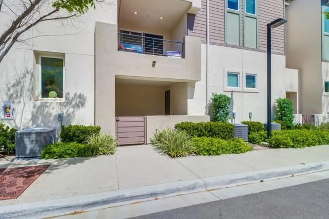 1875 Observation Way, Chula Vista CA: https://media.crmls.org/mediaz/ffb9e2f5-75a3-4a59-b951-9735a4631496.jpg
