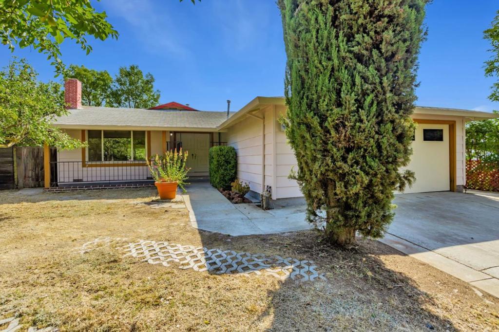 2699 Loomis Drive
