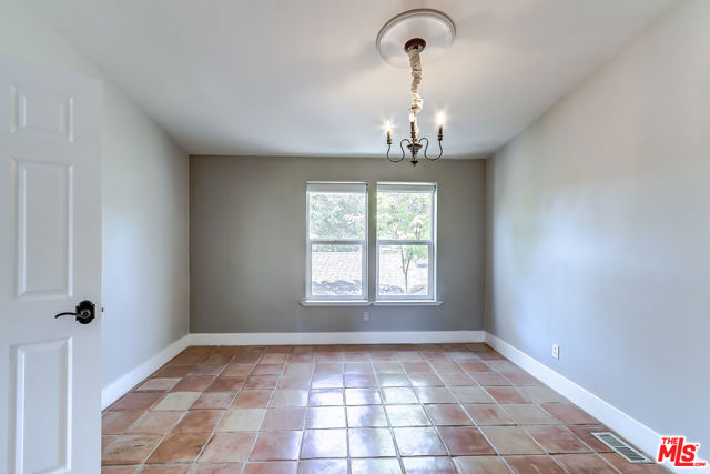 117 Navajo Lane, Topanga CA: https://media.crmls.org/mediaz/ffba51c4-086c-4d07-ae25-18e8bc2a1a09.jpg