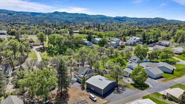 20944 Woodside Way, Groveland CA: https://media.crmls.org/mediaz/ffba7a56-00e8-470c-a30c-5aae0eda788c.jpg