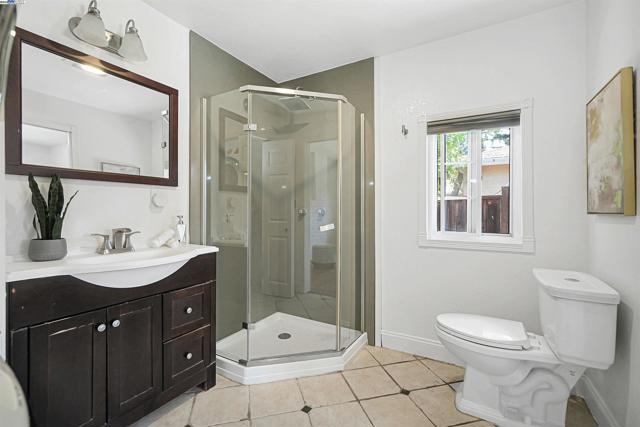 17526 Parker Rd, Castro Valley CA: https://media.crmls.org/mediaz/ffba95fe-e8fa-4ad9-911d-a97066e879c9.jpg