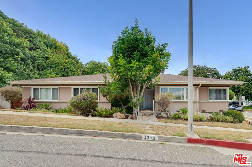 4715 Presidio Drive