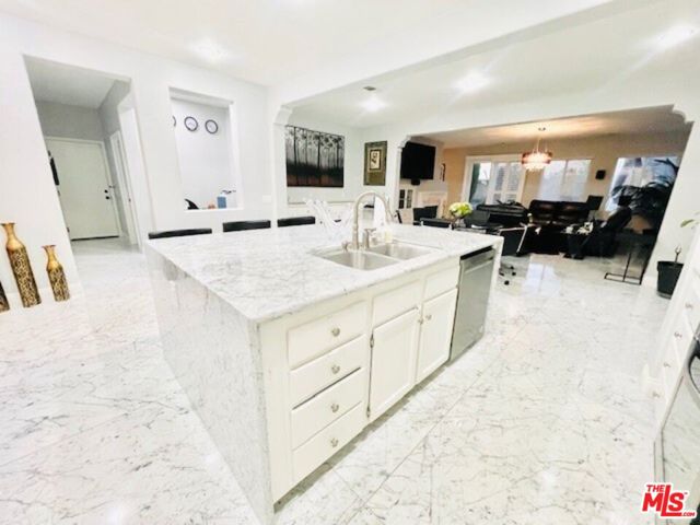 16214 Highgate Drive, Riverside CA: https://media.crmls.org/mediaz/ffbb28c8-d97e-4c97-8885-a74fbcdfdb16.jpg