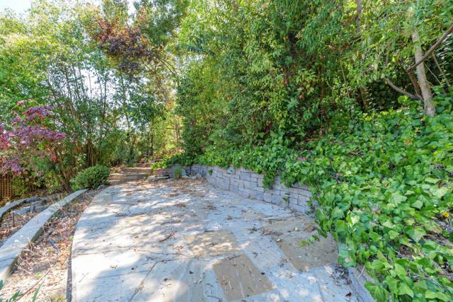 225 N Almenar Drive,  CA: https://media.crmls.org/mediaz/ffbb92bc-bcbd-4149-8082-6a0a5e897373.jpg
