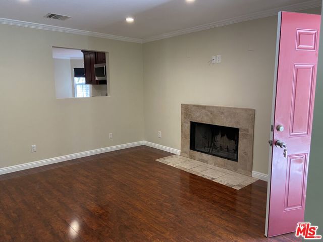 6176 Yolanda Avenue photo 7