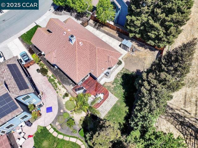 7016 Molluk Way, Clayton CA: https://media.crmls.org/mediaz/ffbd28b6-d185-4dca-9c5d-8d7a2b23ccd2.jpg