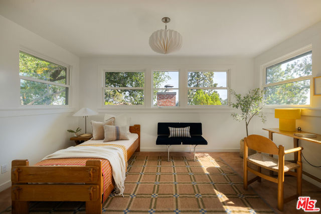 Image 25 of 57 For 2206 Micheltorena Street