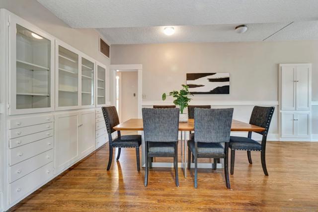 4232 Arden Way, San Diego CA: https://media.crmls.org/mediaz/ffbdd8de-2257-4068-b82a-0093ff24486a.jpg