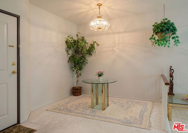 6323 Reseda Boulevard, 44 photo 6