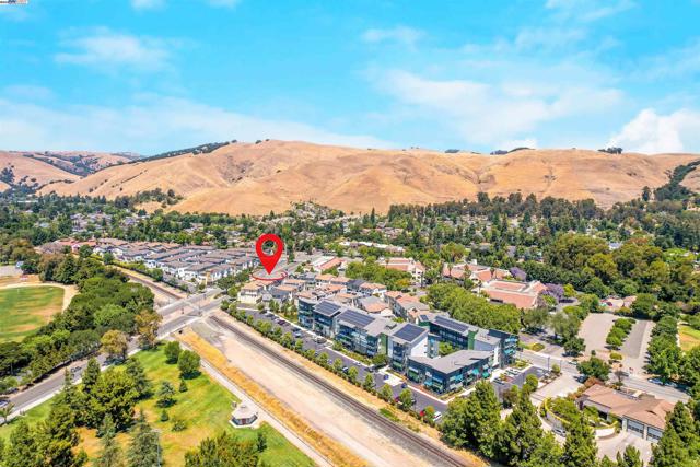 184 Stevenson Blvd, Fremont CA: https://media.crmls.org/mediaz/ffbe2b95-6b09-4816-bca2-ce975e5239b3.jpg