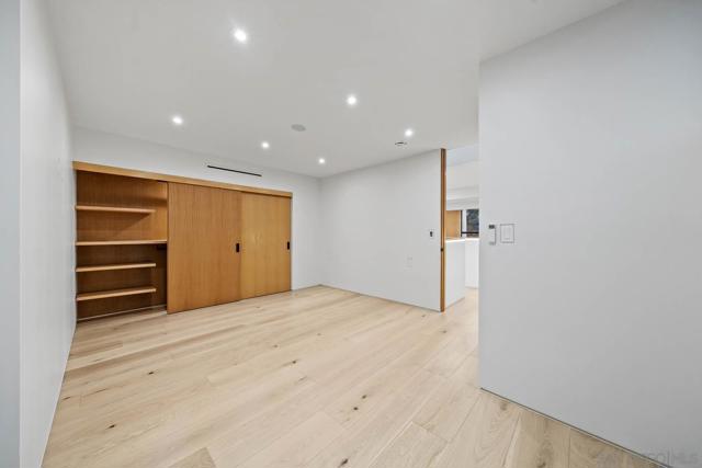 7372 76 Fay Ave, La Jolla CA: https://media.crmls.org/mediaz/ffbe4a87-ae5b-4736-b659-4ef2d2a060b1.jpg