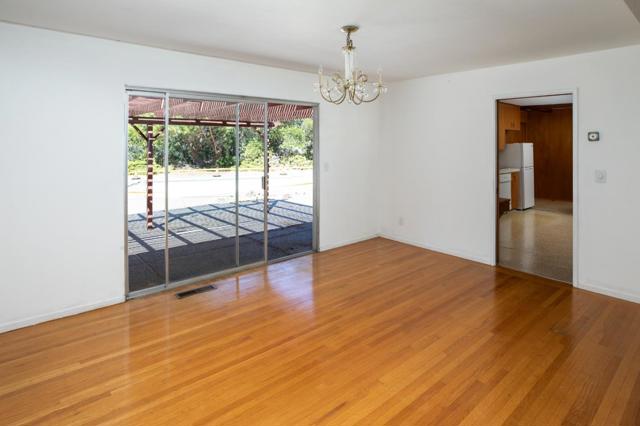 26792 Robleda Court, Los Altos Hills CA: https://media.crmls.org/mediaz/ffbe7862-7810-4eec-9bd6-ec81d6ea6e01.jpg