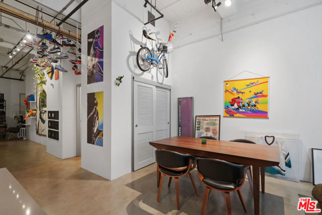 1130 S Flower Street, Los Angeles CA: https://media.crmls.org/mediaz/ffbed9f5-2d18-49d5-906e-087b8fae0b8c.jpg