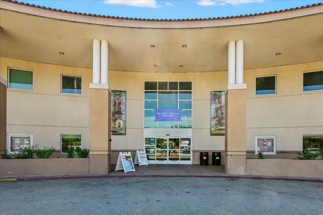 1019 Riverton Drive, San Carlos CA: https://media.crmls.org/mediaz/ffbfb0ef-8703-46db-b12f-490a921991c0.jpg