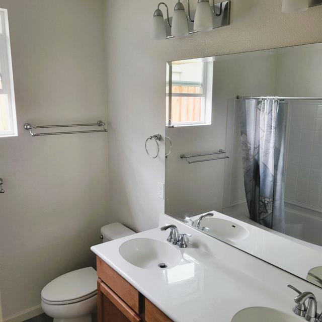 2080 Fuchsia Drive, Hollister CA: https://media.crmls.org/mediaz/ffbfe6e7-c7c2-4bb2-b53b-c79f432a0477.jpg